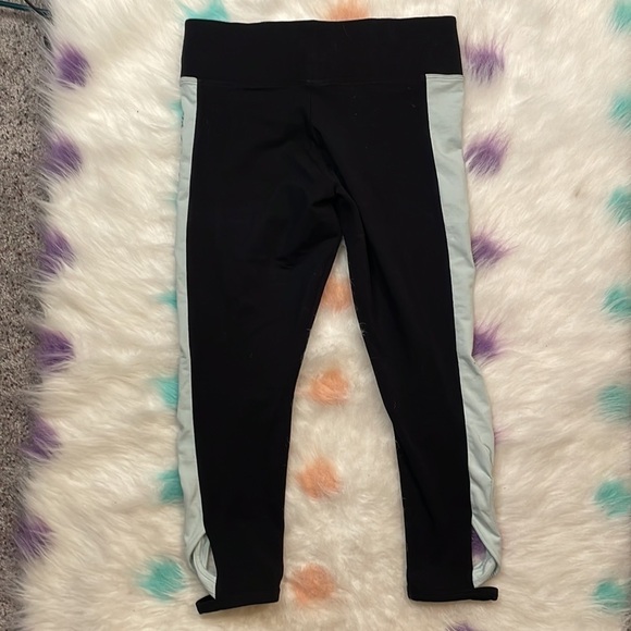 PINK Victoria’s‎ Secret Sequins Cropped Black & Teal Leggings Size Medium - Picture 3 of 9